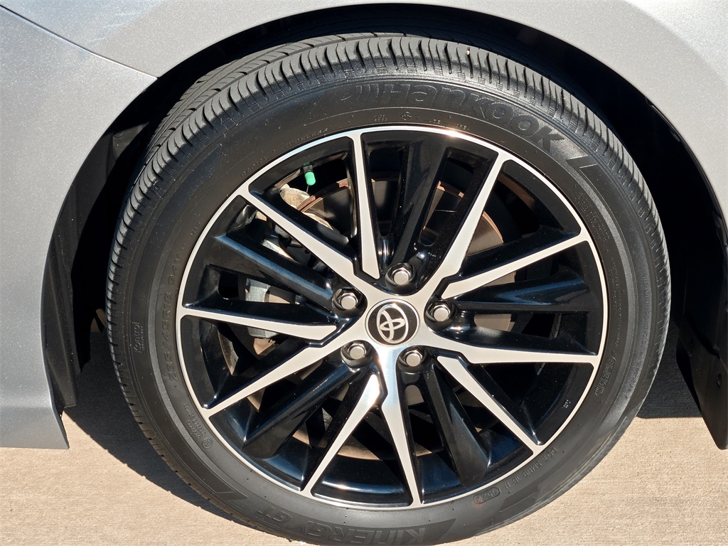 2023 Toyota Camry SE photo 9