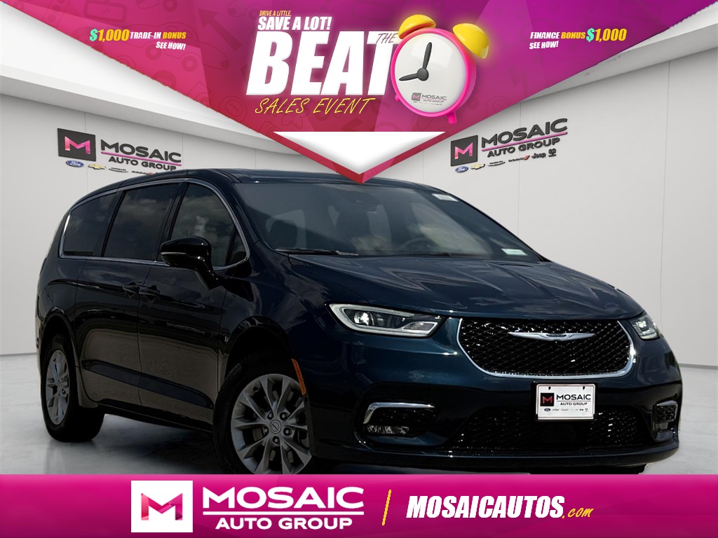 New 2025 Chrysler Pacifica Select Vans