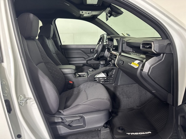 2025 Toyota Tacoma SR5 Double Cab photo 4