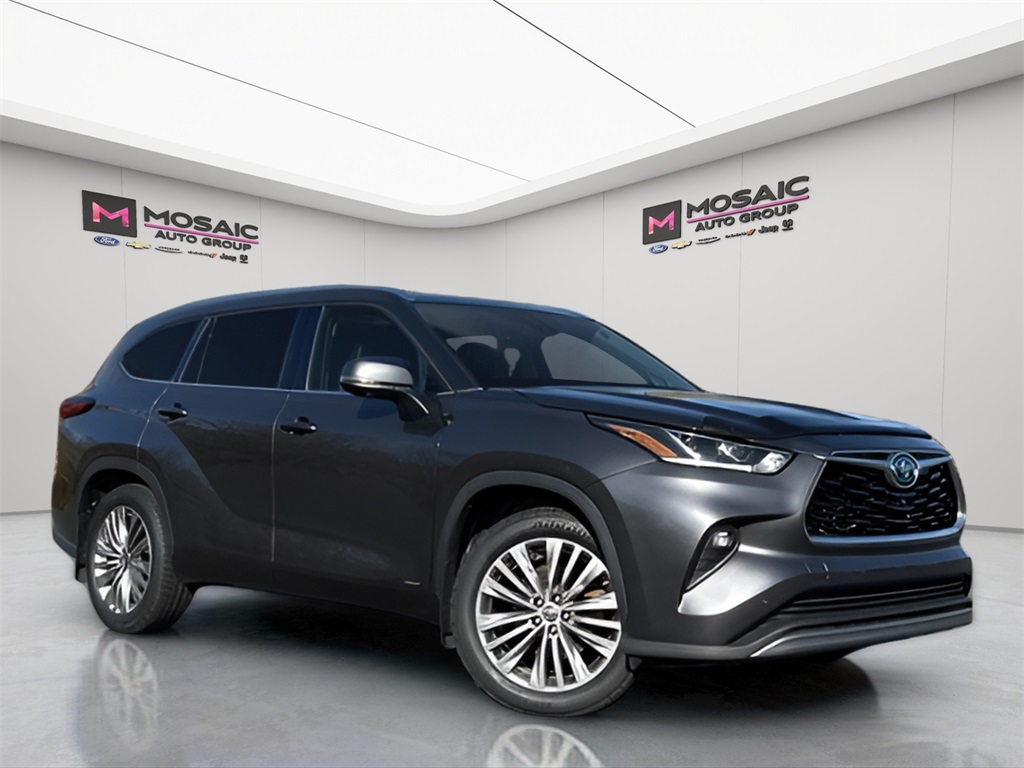 Used 2023 Toyota Highlander Hybrid Platinum SUVs