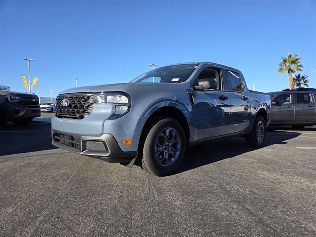New 2025 Ford Maverick XLT 4D Crew Cab