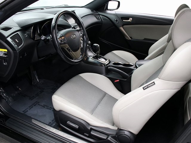2013 Hyundai Genesis Coupe 2.0T Premium photo 10