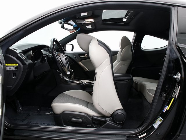 2013 Hyundai Genesis Coupe 2.0T Premium photo 12