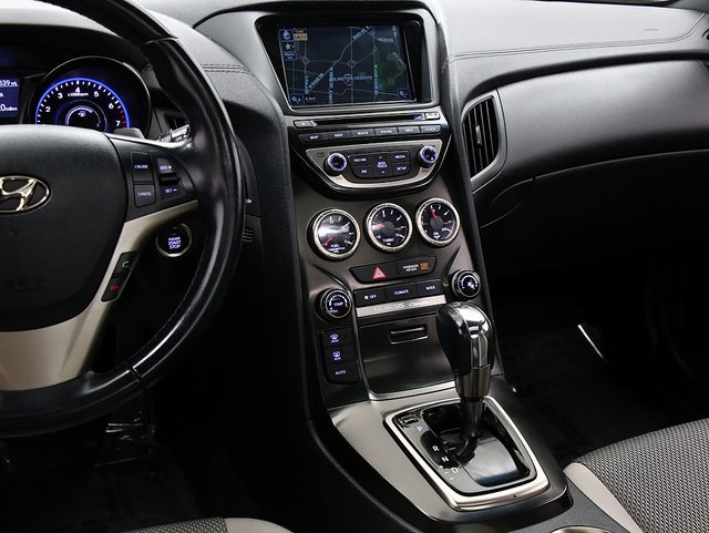 2013 Hyundai Genesis Coupe 2.0T Premium photo 14