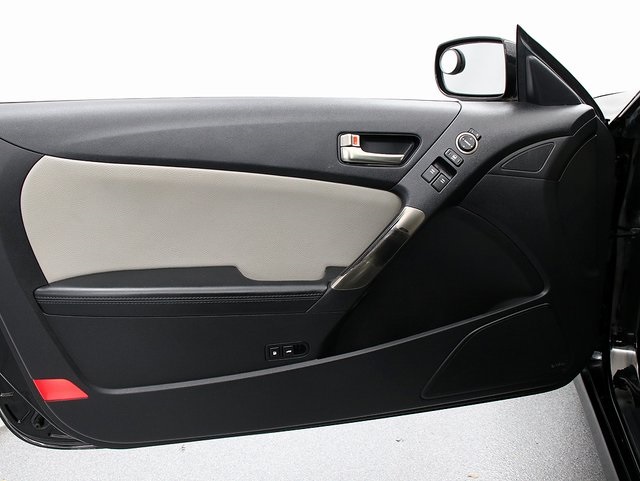 2013 Hyundai Genesis Coupe 2.0T Premium photo 19