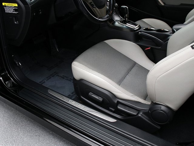 2013 Hyundai Genesis Coupe 2.0T Premium photo 20