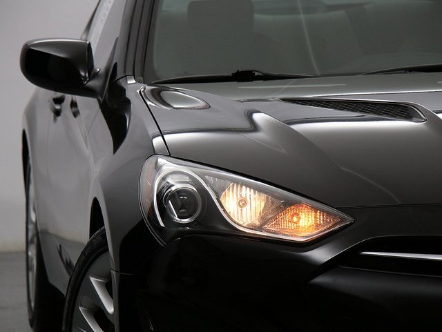 2013 Hyundai Genesis Coupe 2.0T Premium photo 4