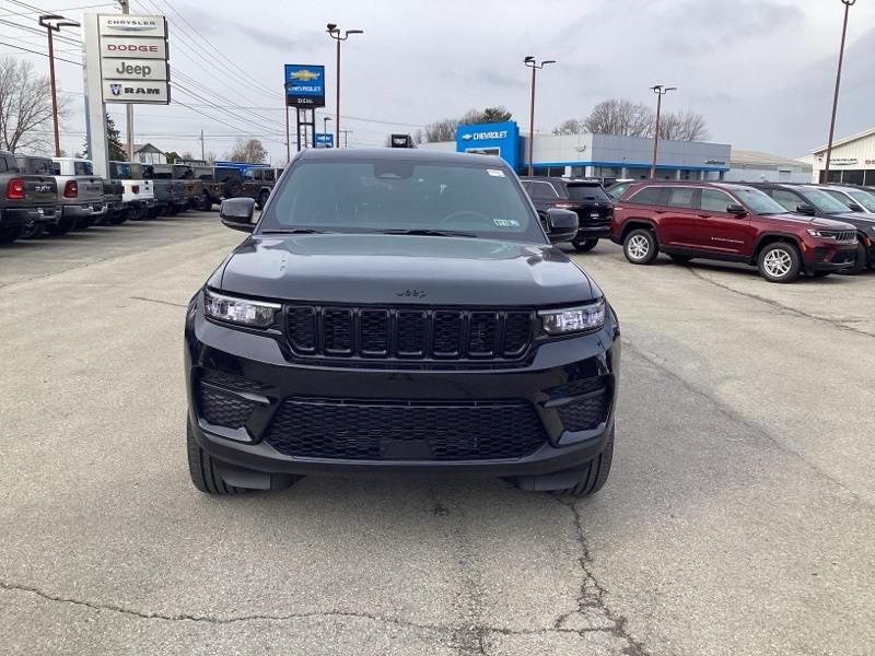 2025 Jeep Grand Cherokee Laredo X photo 2