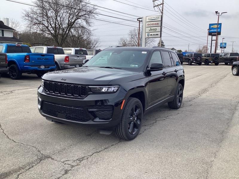 2025 Jeep Grand Cherokee Laredo X photo 3