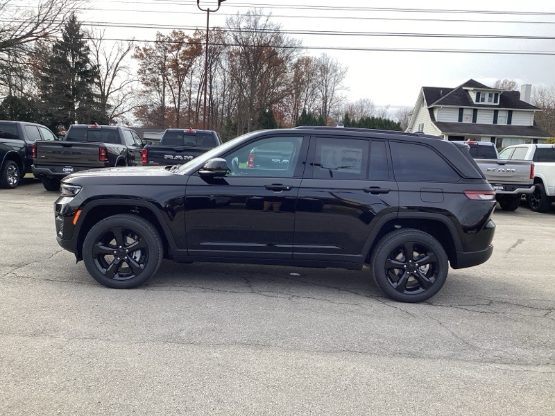 2025 Jeep Grand Cherokee Laredo X photo 4