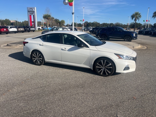 2019 Nissan Altima SR's photo