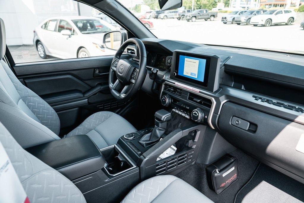 2025 Toyota Tacoma SR5 Double Cab photo 10