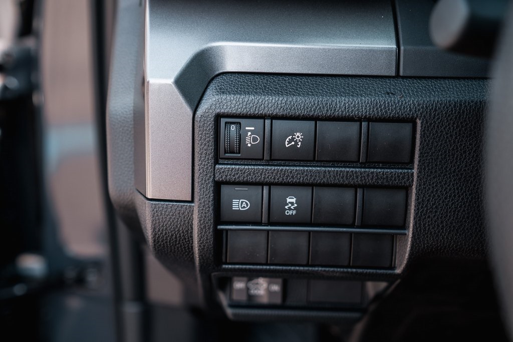 2025 Toyota Tacoma SR5 Double Cab photo 13