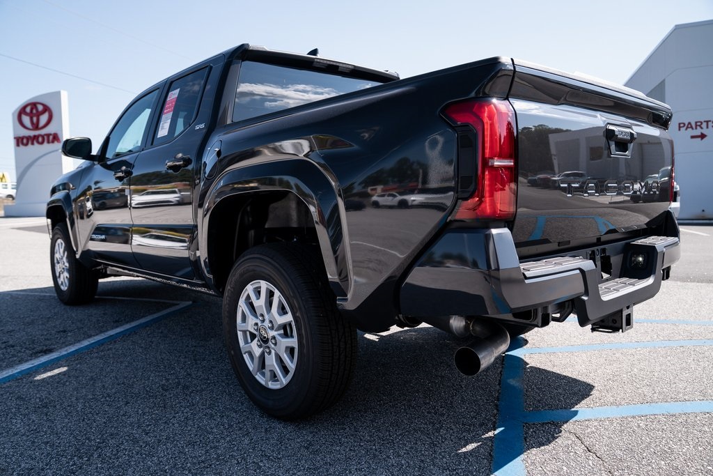 2025 Toyota Tacoma SR5 Double Cab photo 4