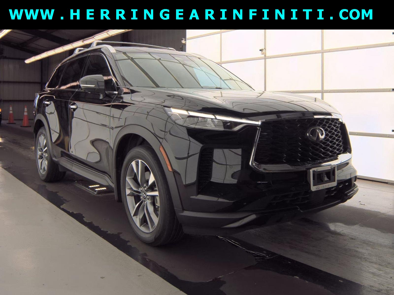 2024 Mineral Black INFINITI QX60 LUXE SUV