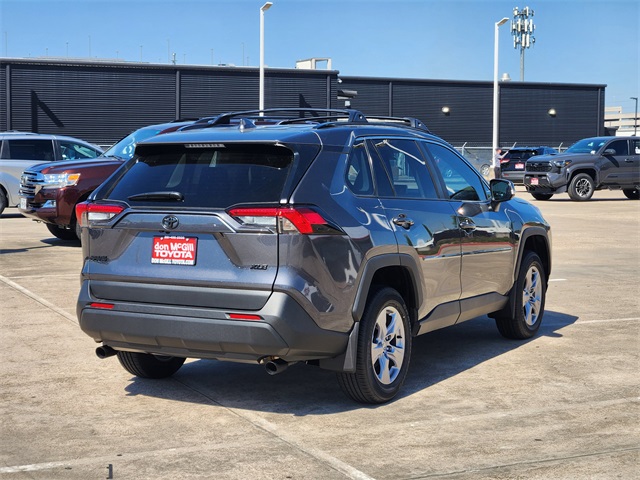 2025 Toyota RAV4 XLE photo 2