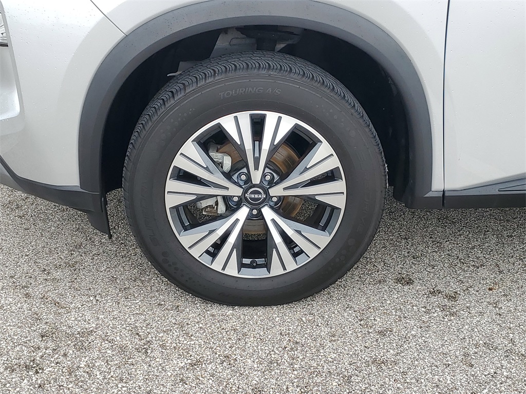 2023 Brilliant Silver Metallic Nissan Rogue SV AWD SUV