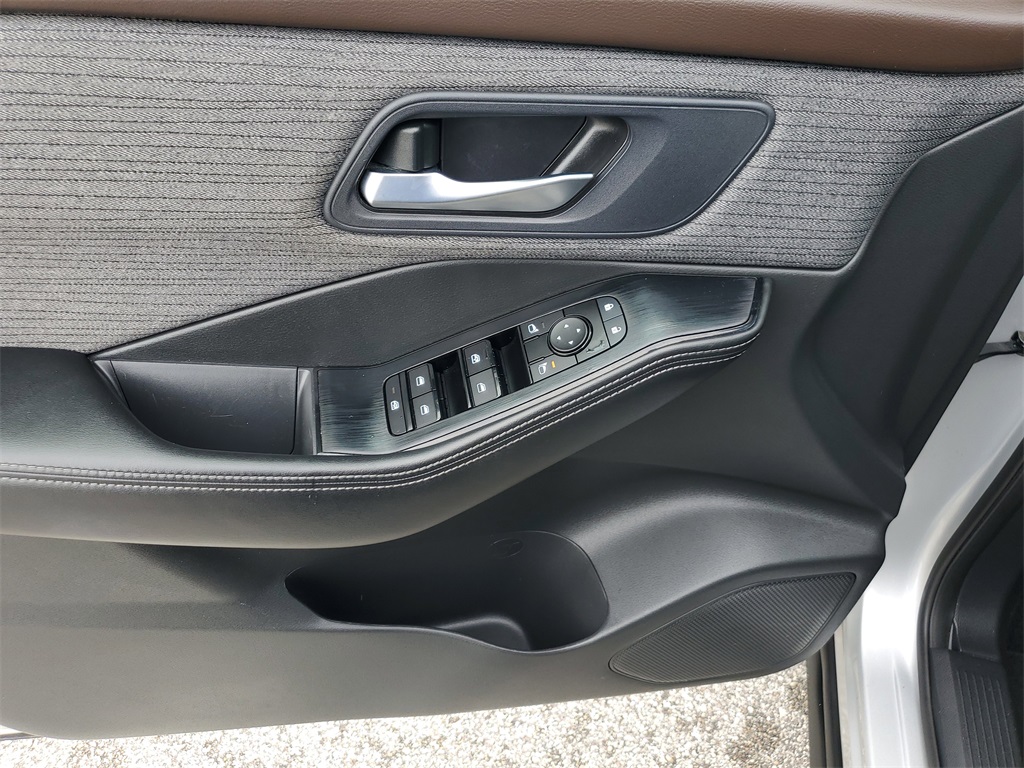 2023 Brilliant Silver Metallic Nissan Rogue SV AWD SUV