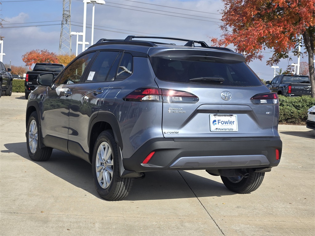 2026 Toyota Corolla Cross LE photo 3