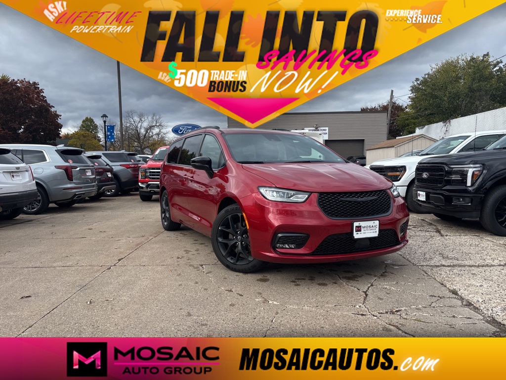 Used 2025 Chrysler Pacifica Limited Vans