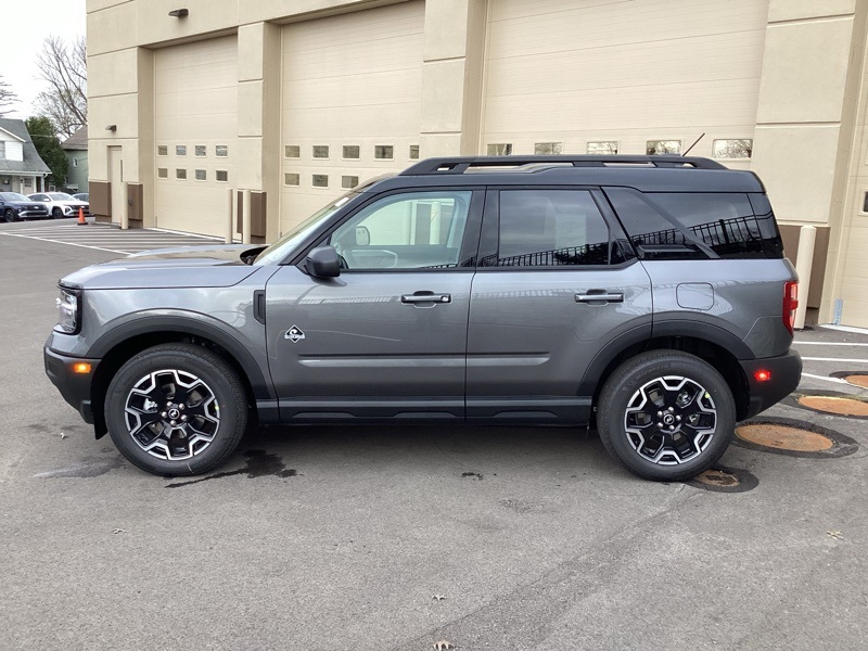 2025 Ford Bronco Sport Outer Banks photo 4
