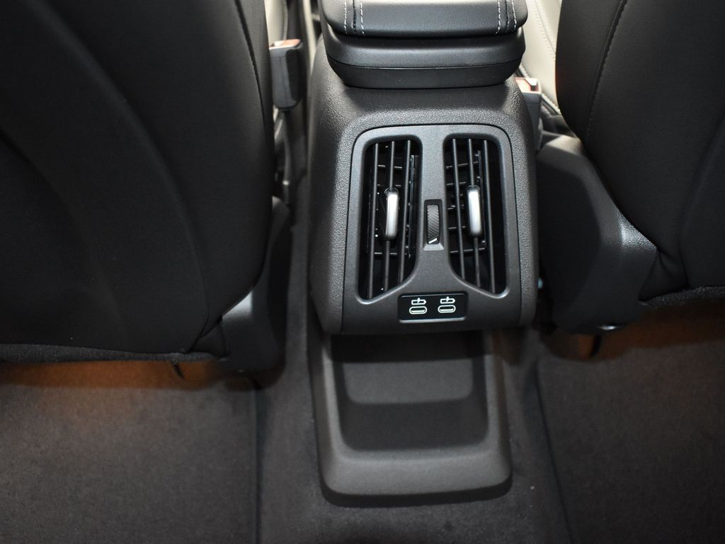 2025 Space Silver Metallic BMW X1 xDrive28i AWD SUV