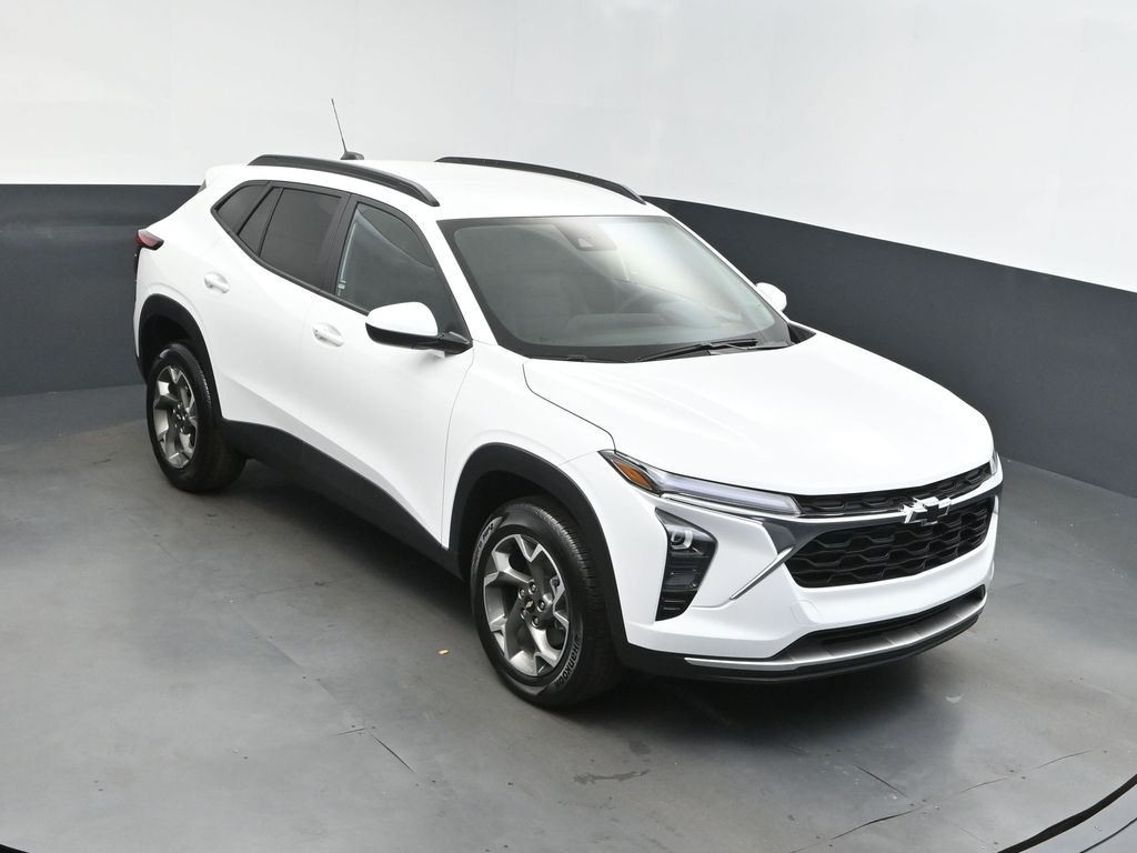 2025 Summit White Chevrolet Trax LT SUV