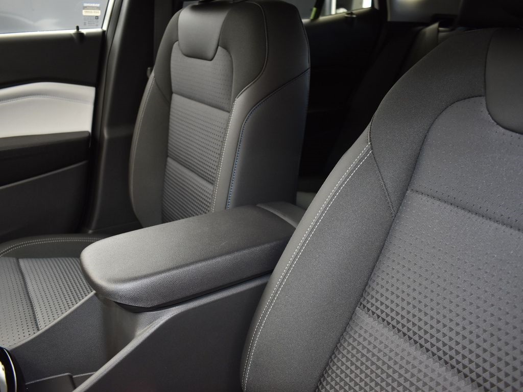 2025 Summit White Chevrolet Trax LT FWD SUV