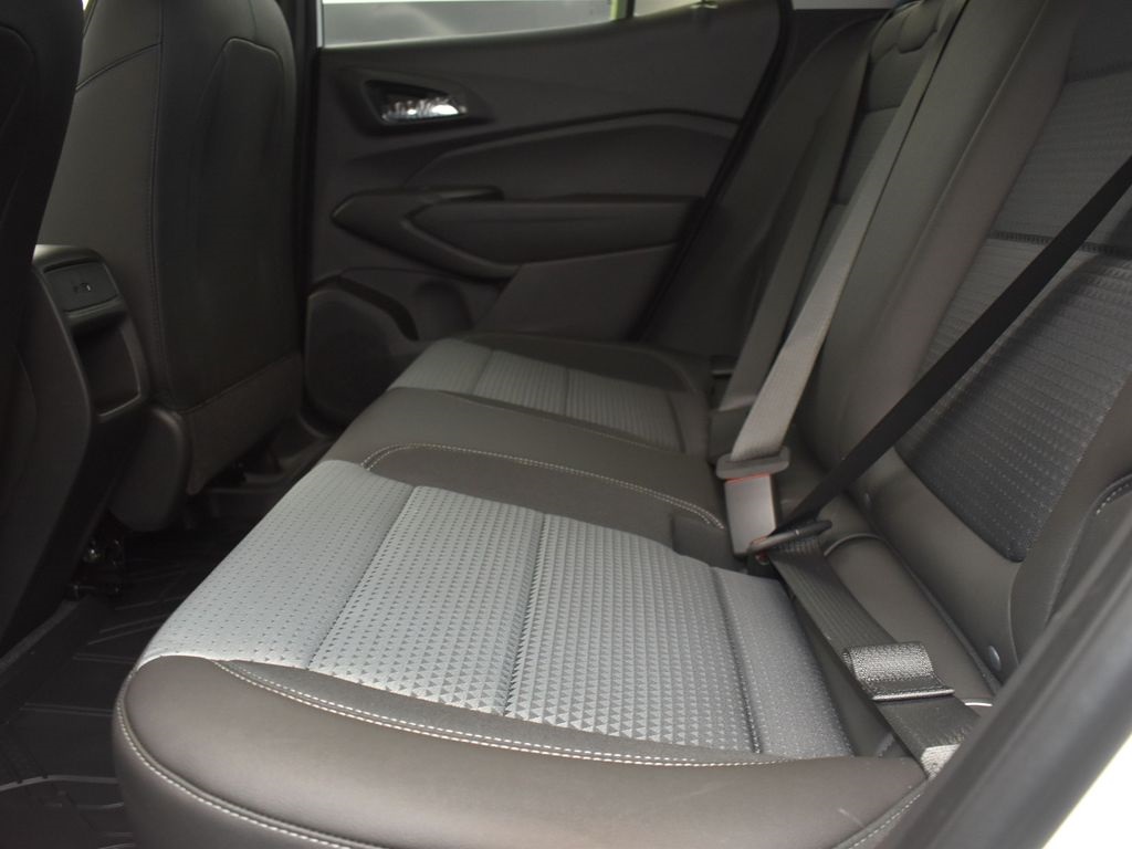 2025 Summit White Chevrolet Trax LT FWD SUV