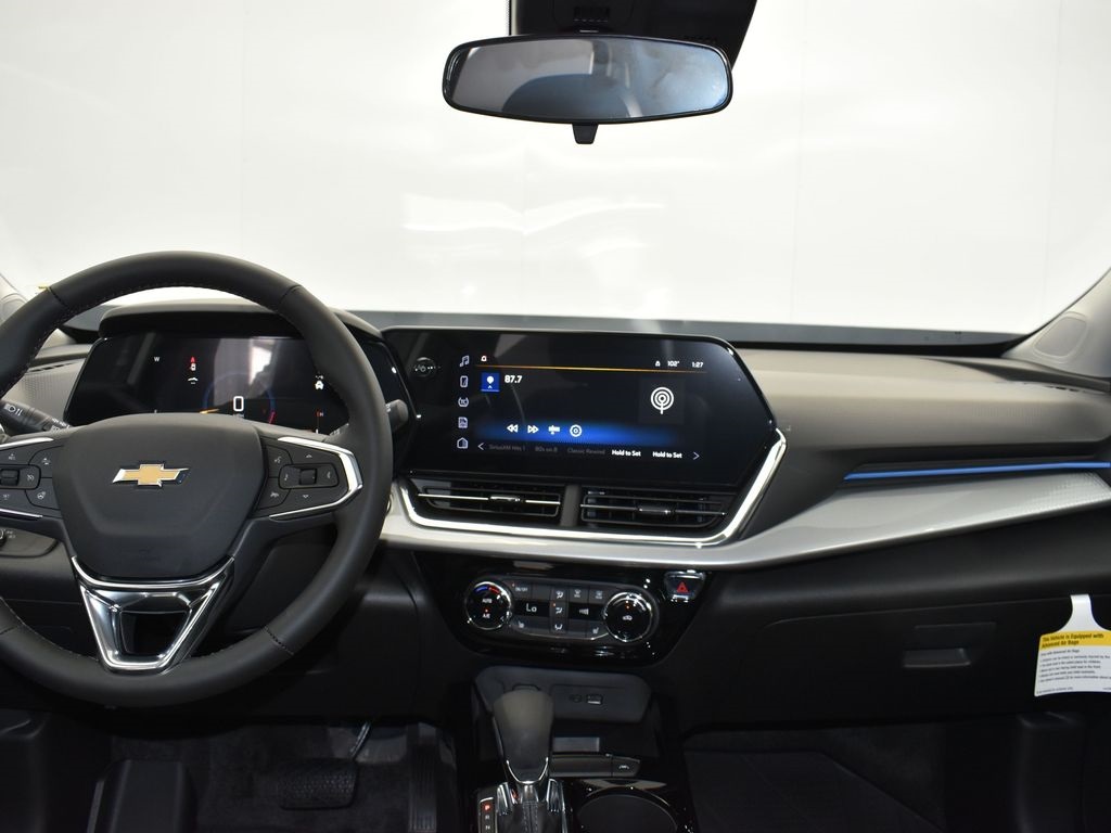 2025 Summit White Chevrolet Trax LT FWD SUV
