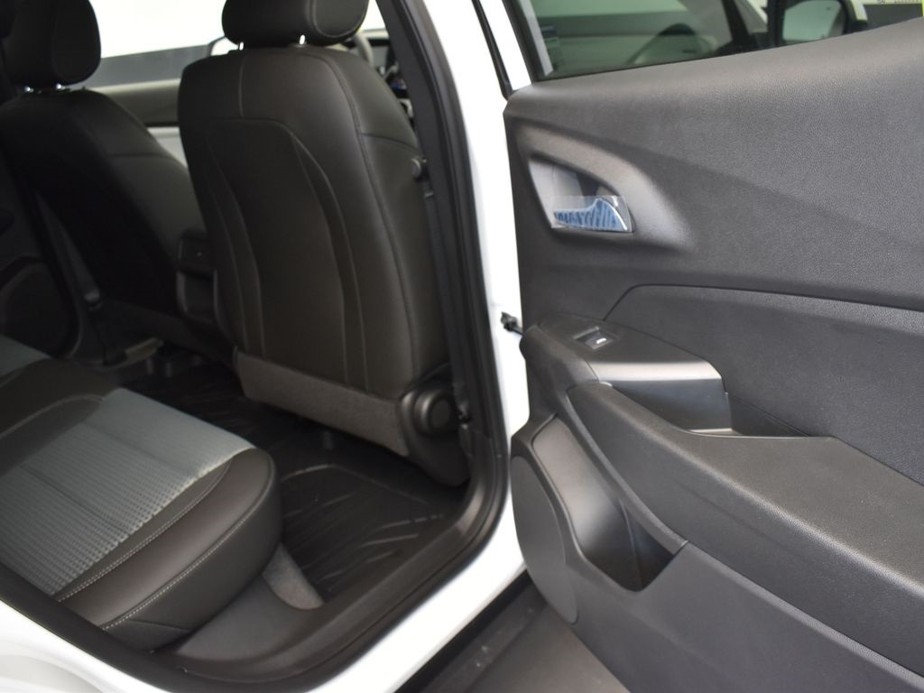 2025 Summit White Chevrolet Trax LT FWD SUV