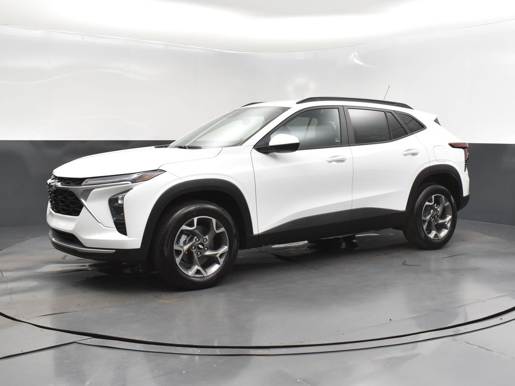 2025 Summit White Chevrolet Trax LT FWD SUV
