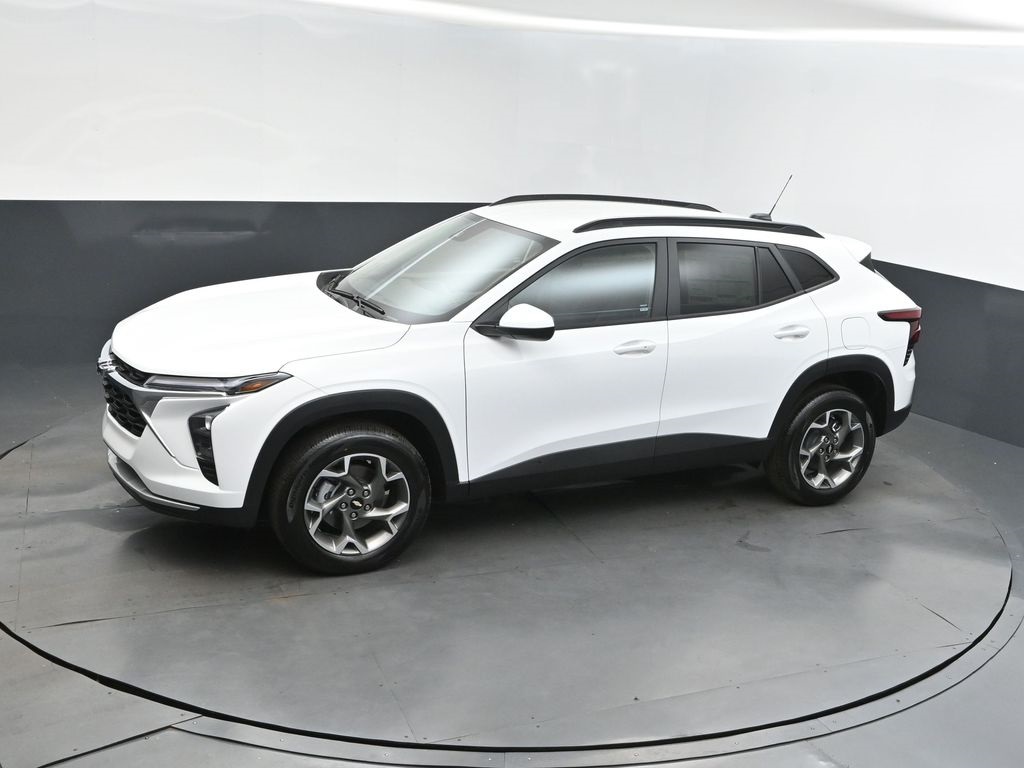 2025 Summit White Chevrolet Trax LT FWD SUV