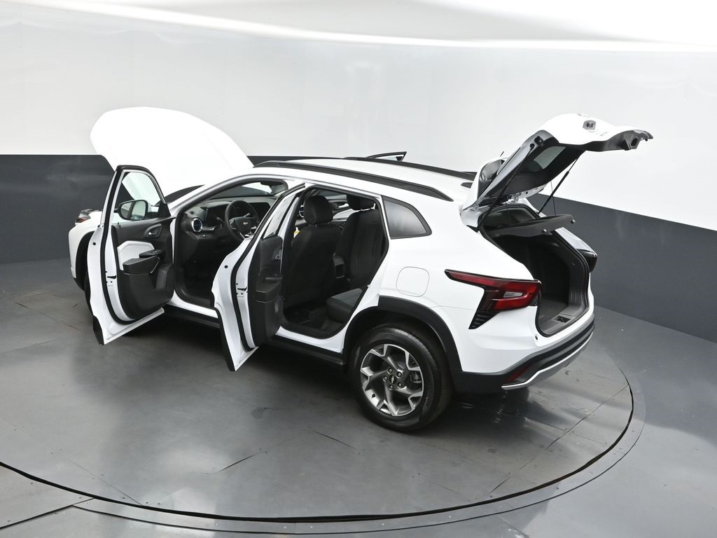 2025 Summit White Chevrolet Trax LT FWD SUV