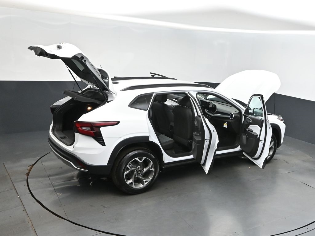 2025 Summit White Chevrolet Trax LT FWD SUV