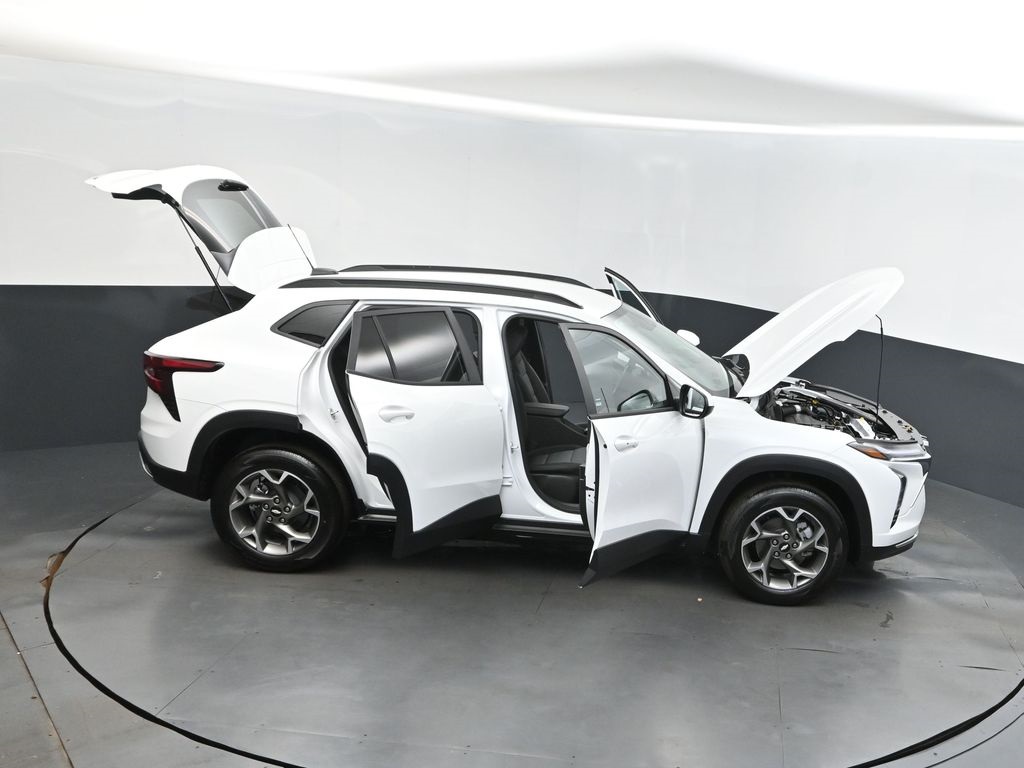 2025 Summit White Chevrolet Trax LT FWD SUV
