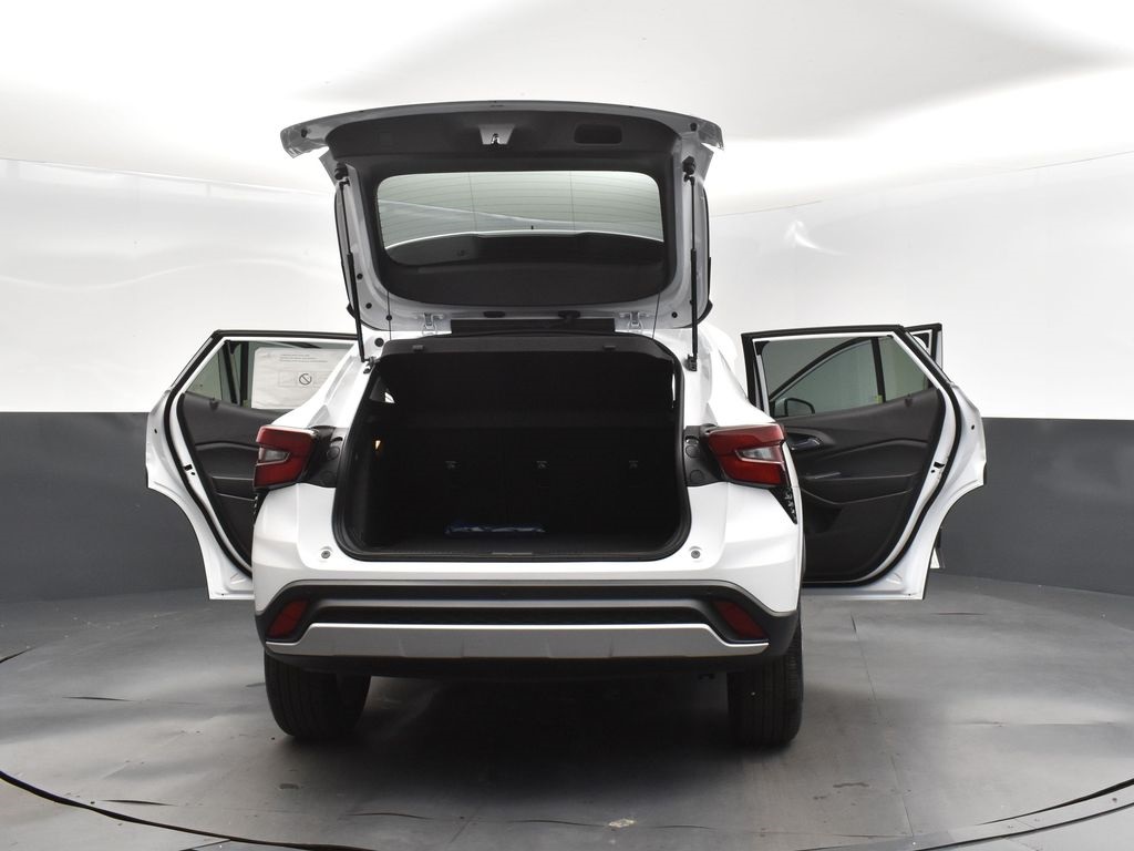 2025 Summit White Chevrolet Trax LT FWD SUV