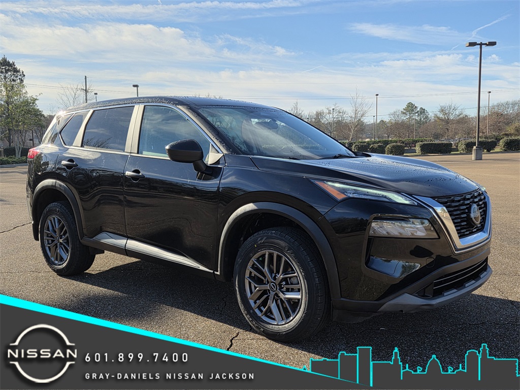 2023 Nissan Rogue S's photo