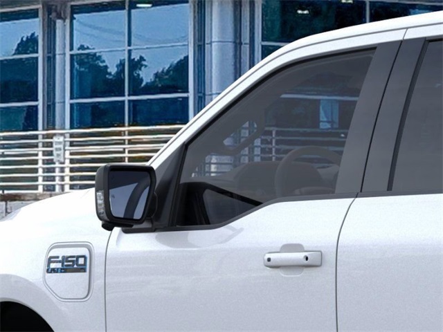 2025 Ford F-150 Lightning photo 18