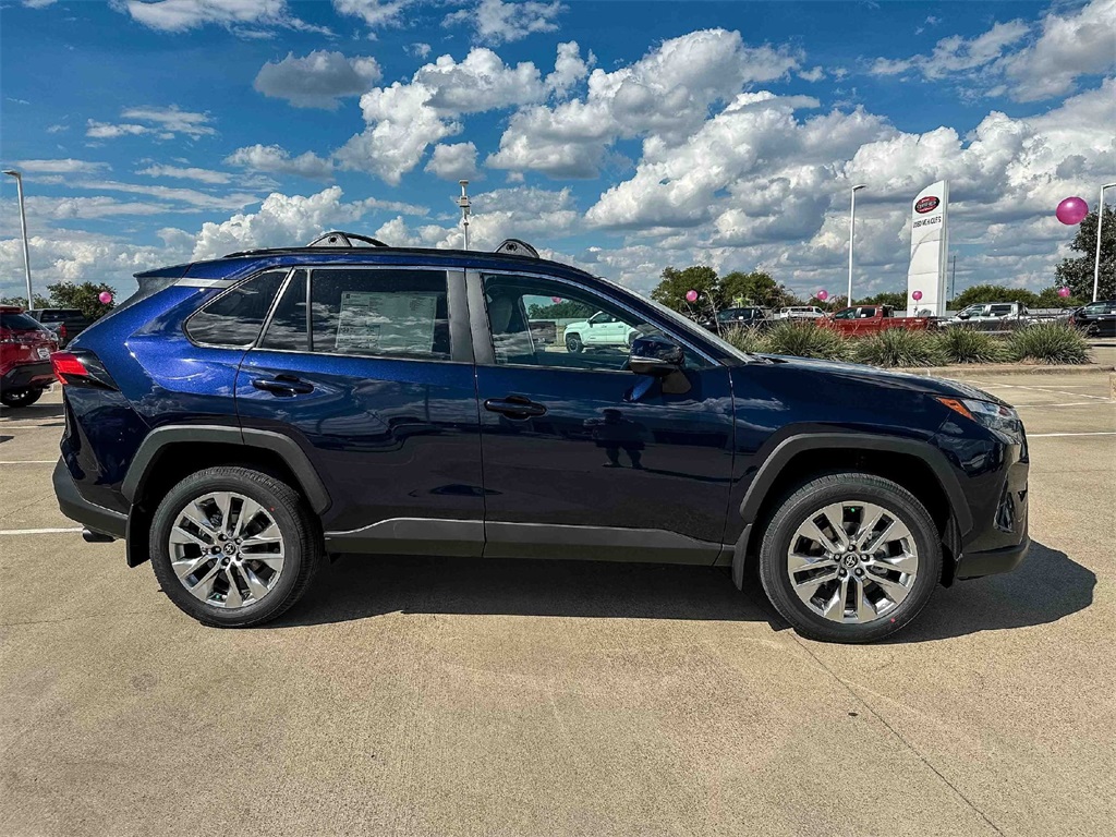 2025 Toyota RAV4 XLE Premium photo 3