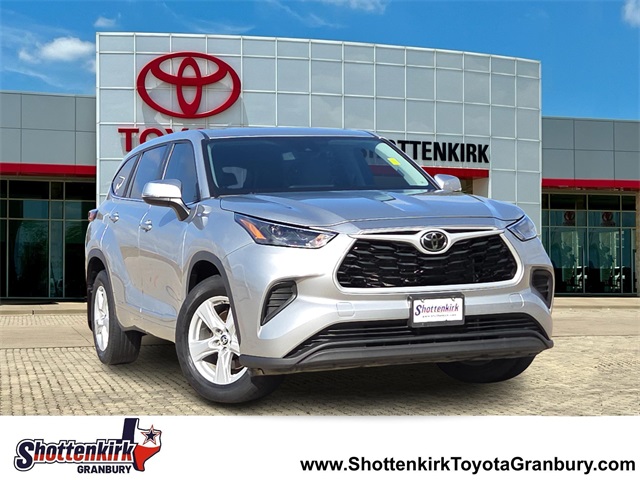 2023 Toyota Highlander L's photo