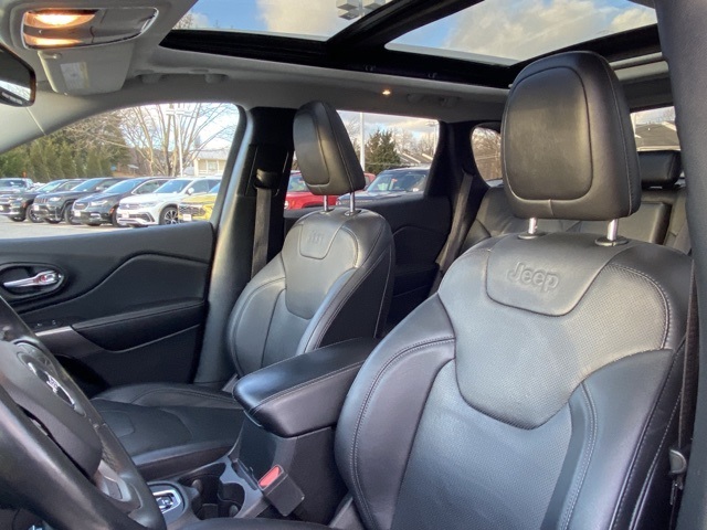 used 2020 Jeep Cherokee car, priced at $18,221
