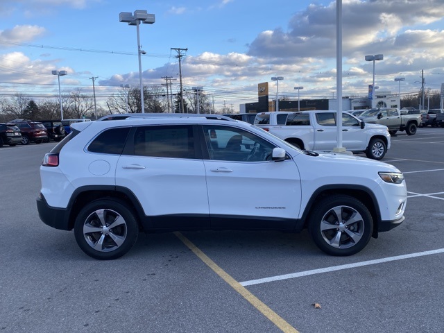 used 2020 Jeep Cherokee car, priced at $18,221