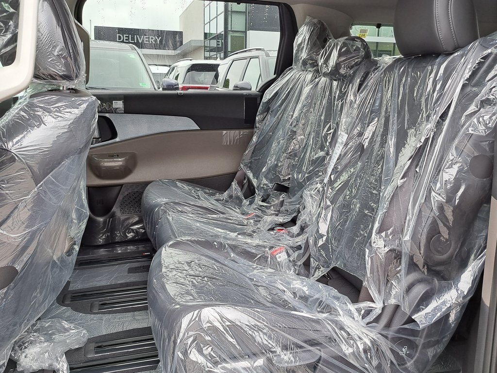2025 Kia Carnival EX Sports Van FWD 13