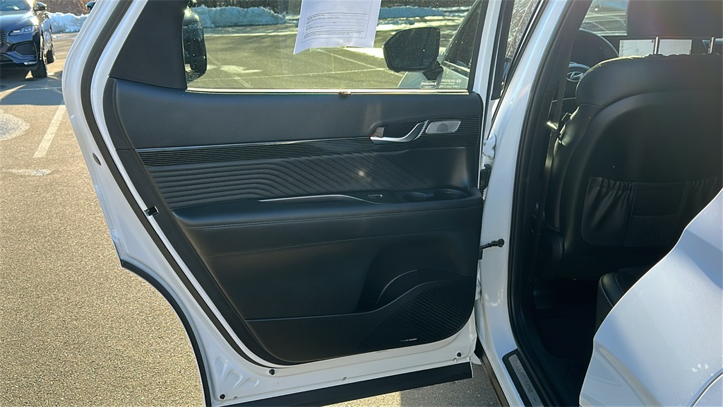 used 2025 Hyundai Palisade car, priced at $43,997