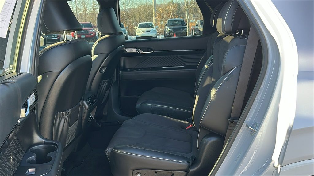 used 2025 Hyundai Palisade car, priced at $43,997