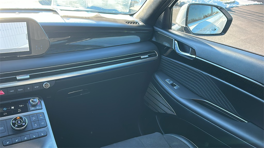 used 2025 Hyundai Palisade car, priced at $43,997