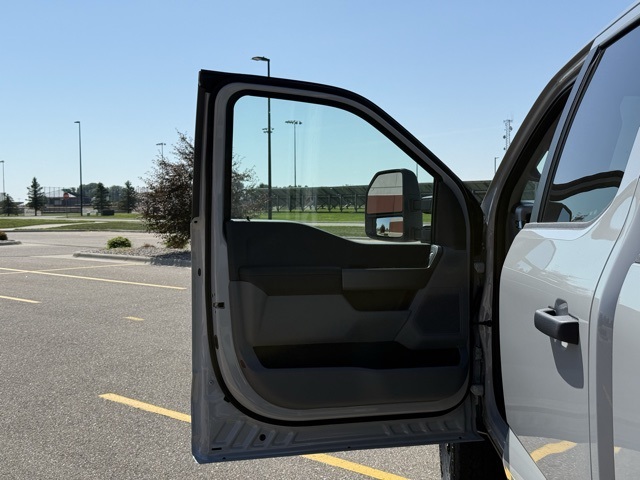 2025 Ford F-350 Super Duty XL