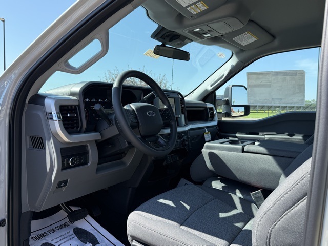 2025 Ford F-350 Super Duty XL