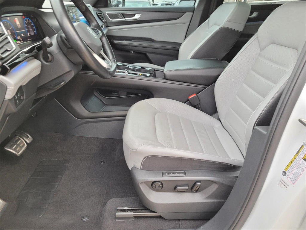 used 2024 Volkswagen Atlas Cross Sport car, priced at $32,700